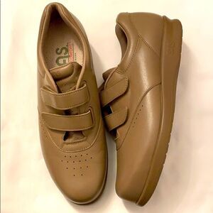 SAS SZ 8.5S COMFORT SHOES.  SIZE IS 8.5 SL…